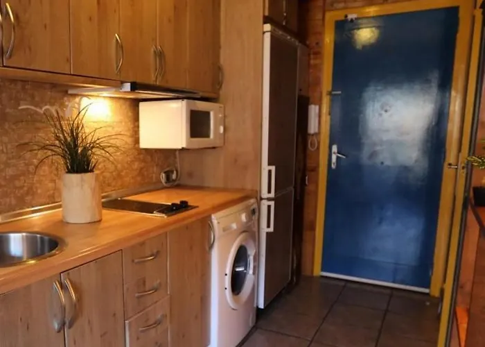 Aparta O Aporta アパート サロウ